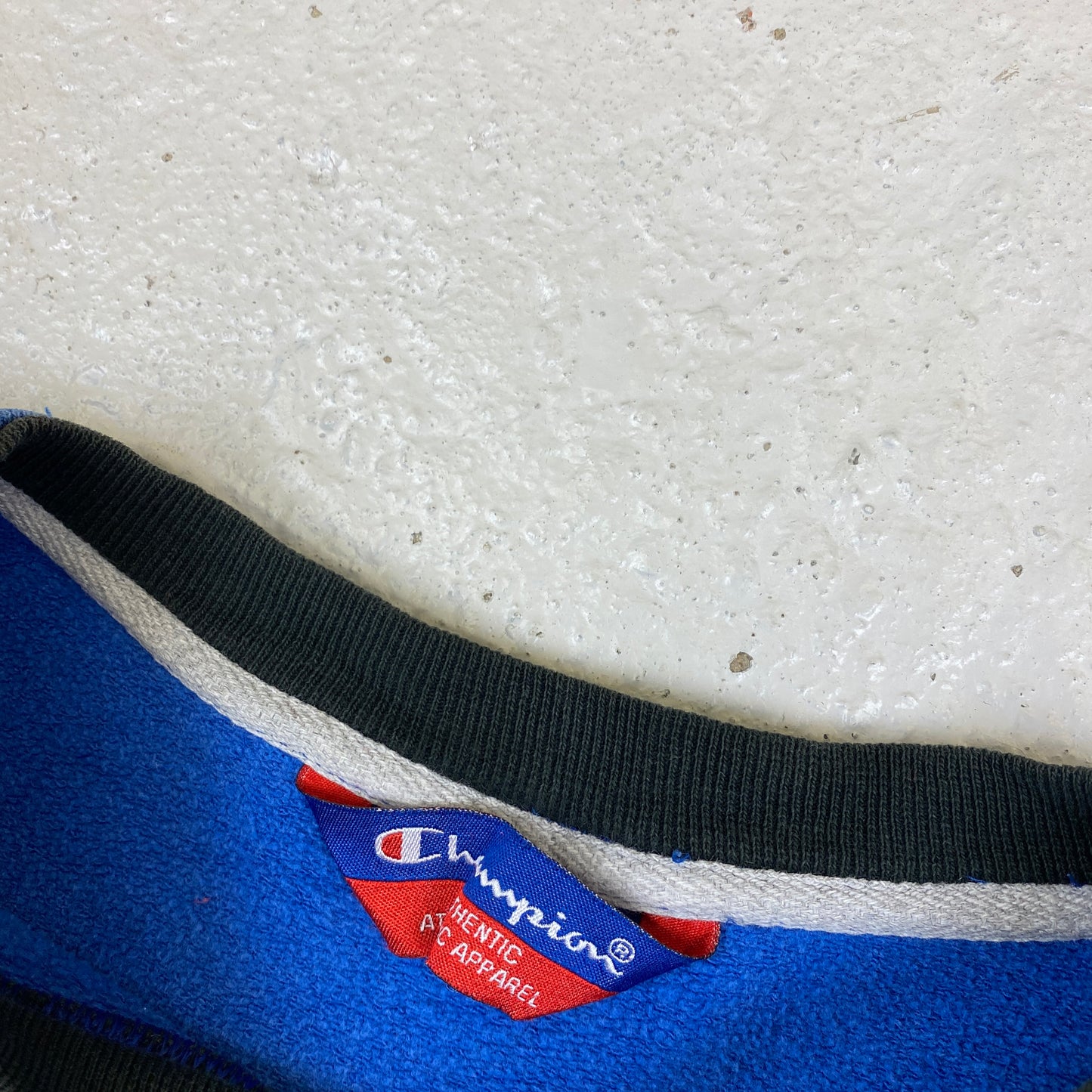 Champion heavyweight embroidered sweater (XL-XXL)