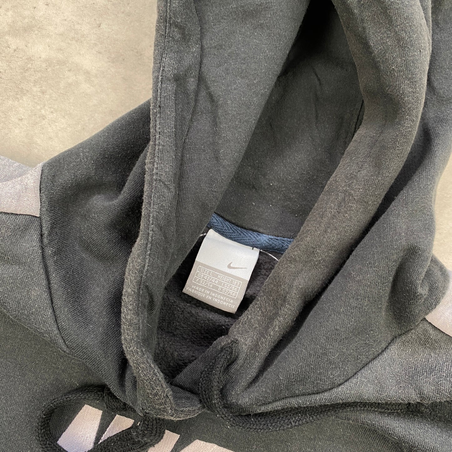 Nike heavyweight hoodie (M-L)