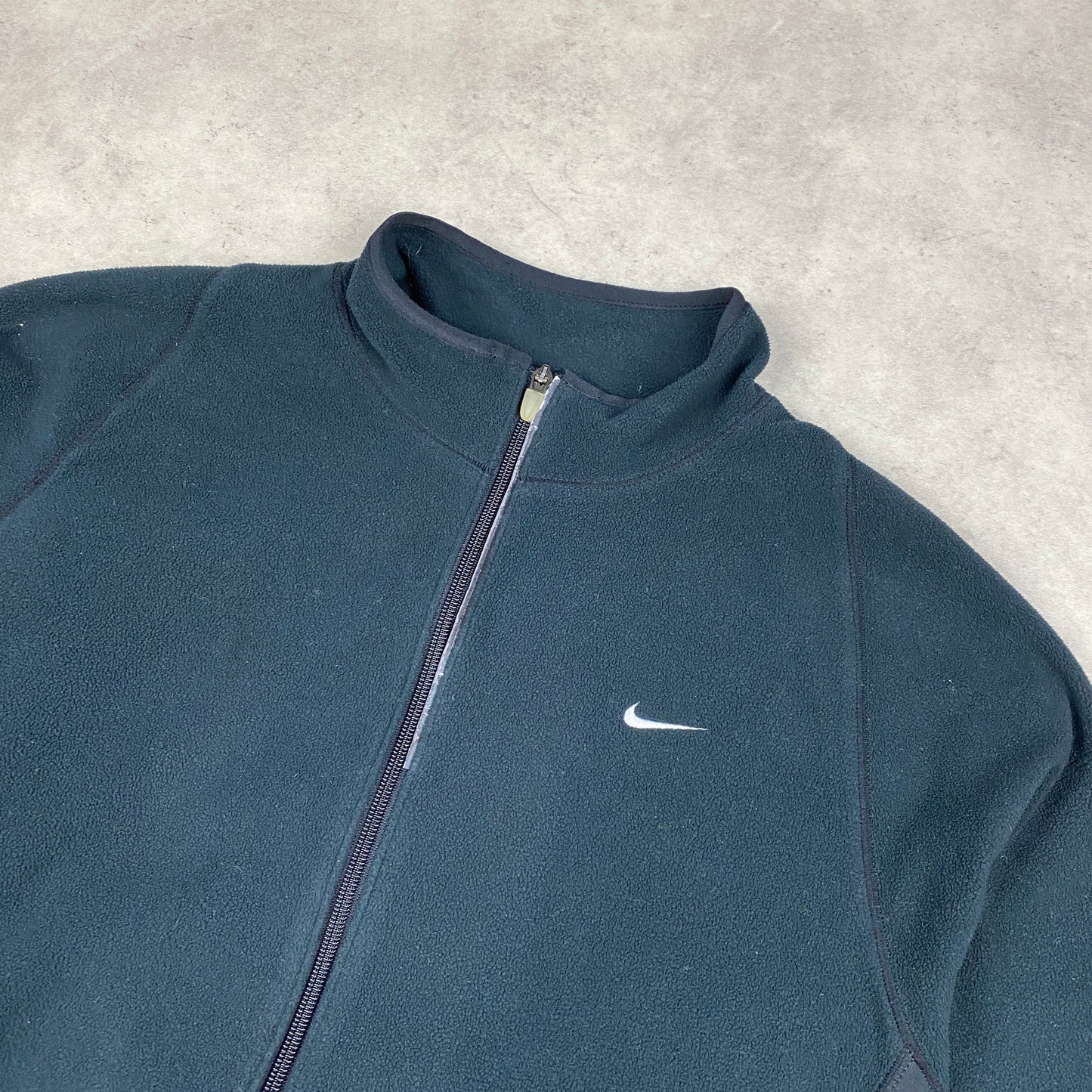 Nike fleece zip sweater (L)