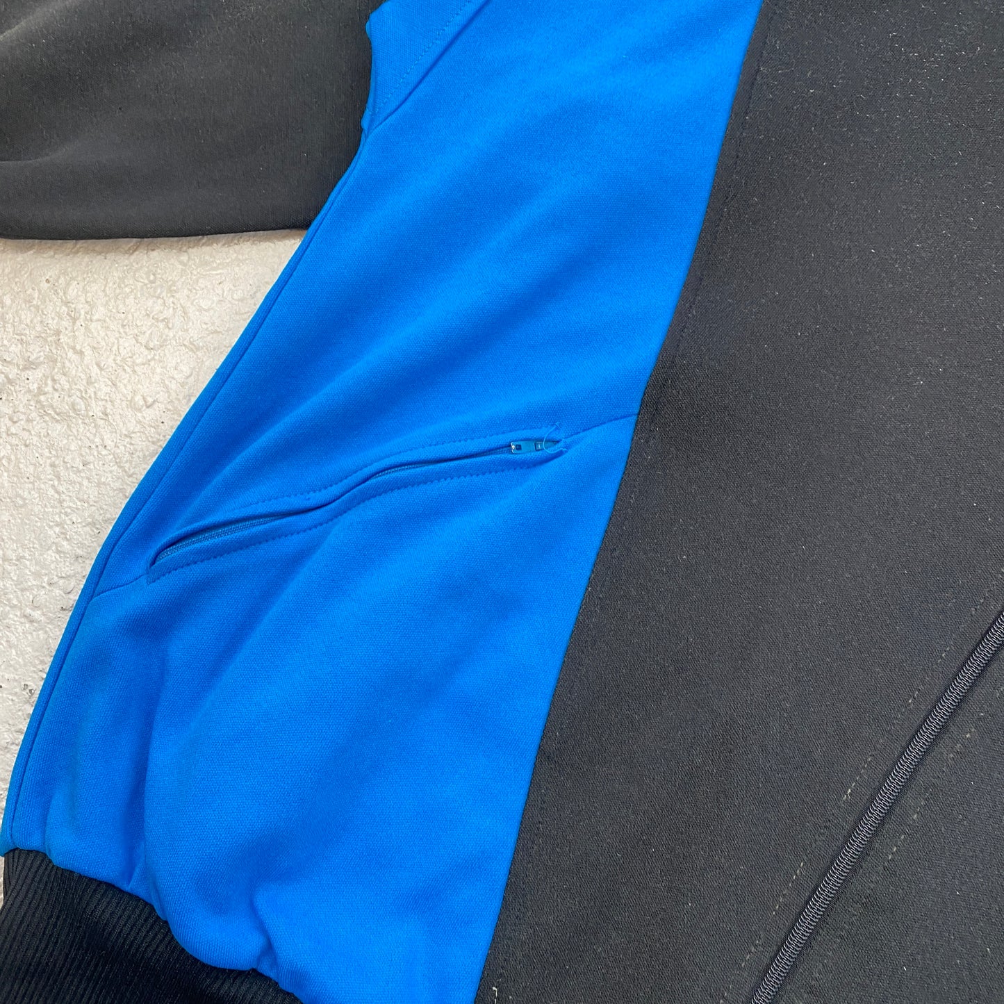 Adidas RARE zip sweater (L)
