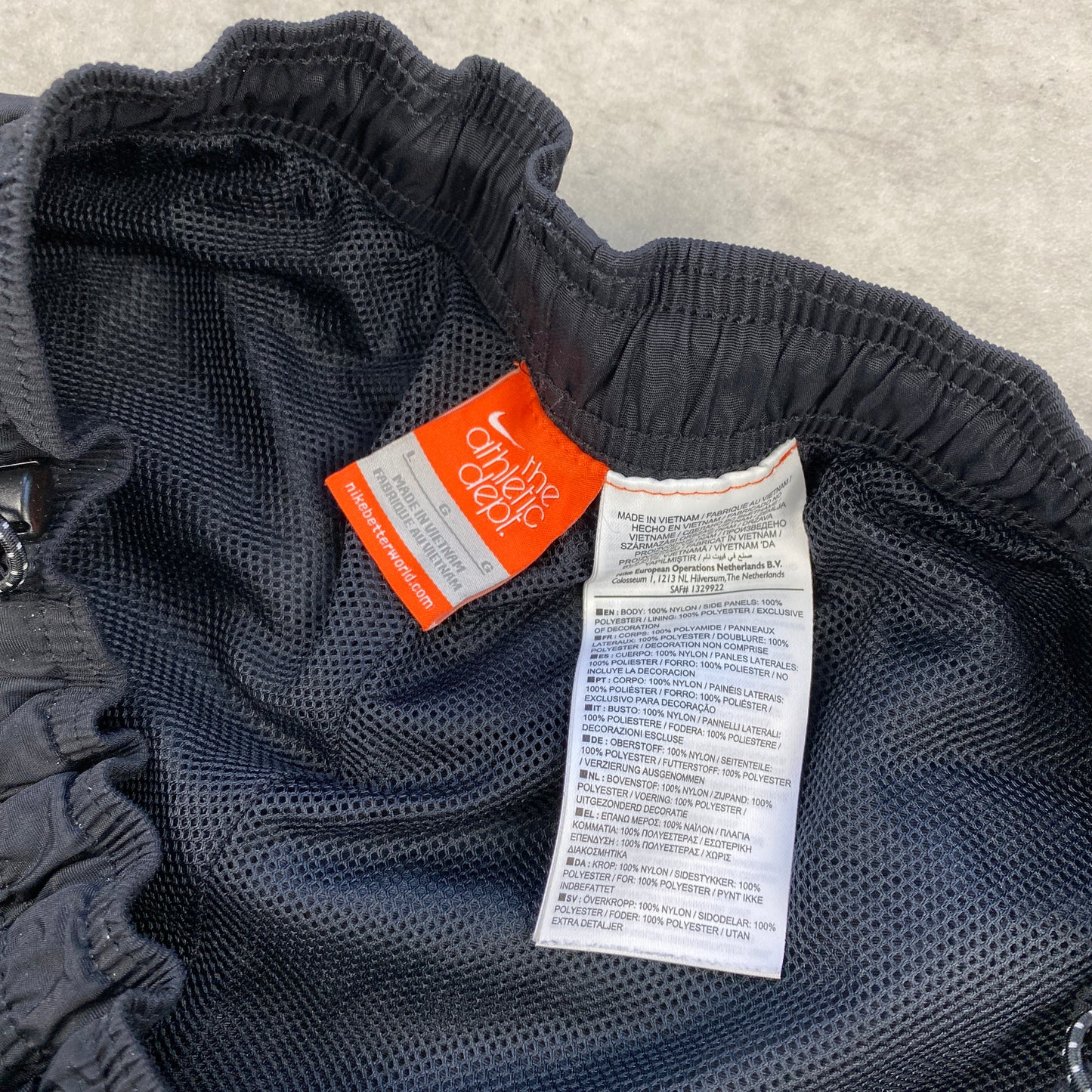 Nike track pants (L)
