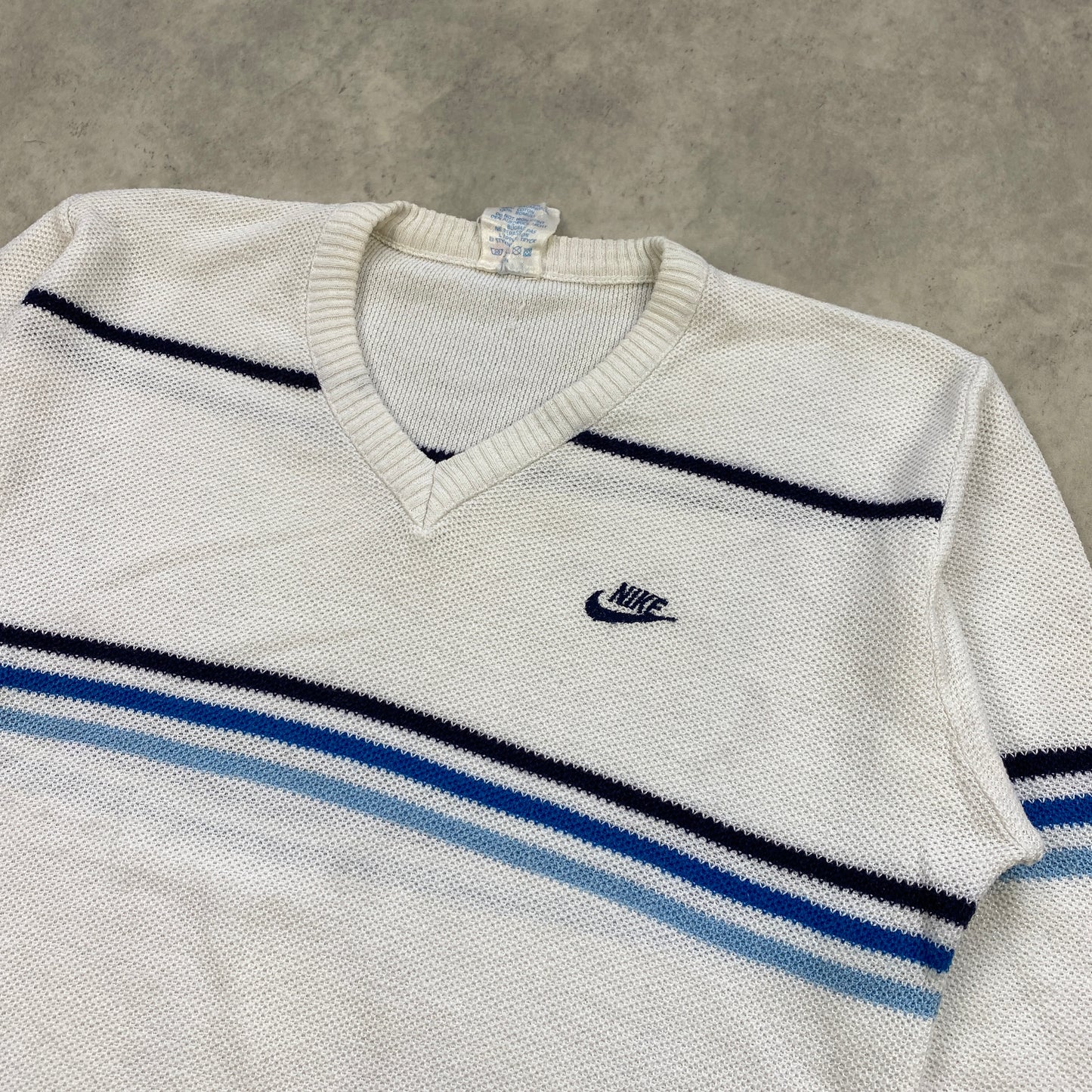 Nike RARE knit v-neck sweater (XXS-XS)