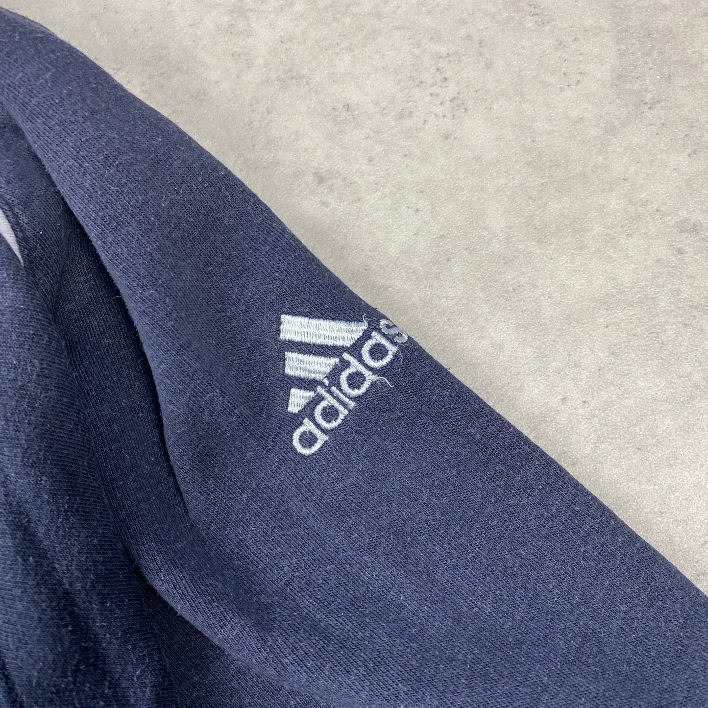 Adidas heavyweight sweater (XS-S)