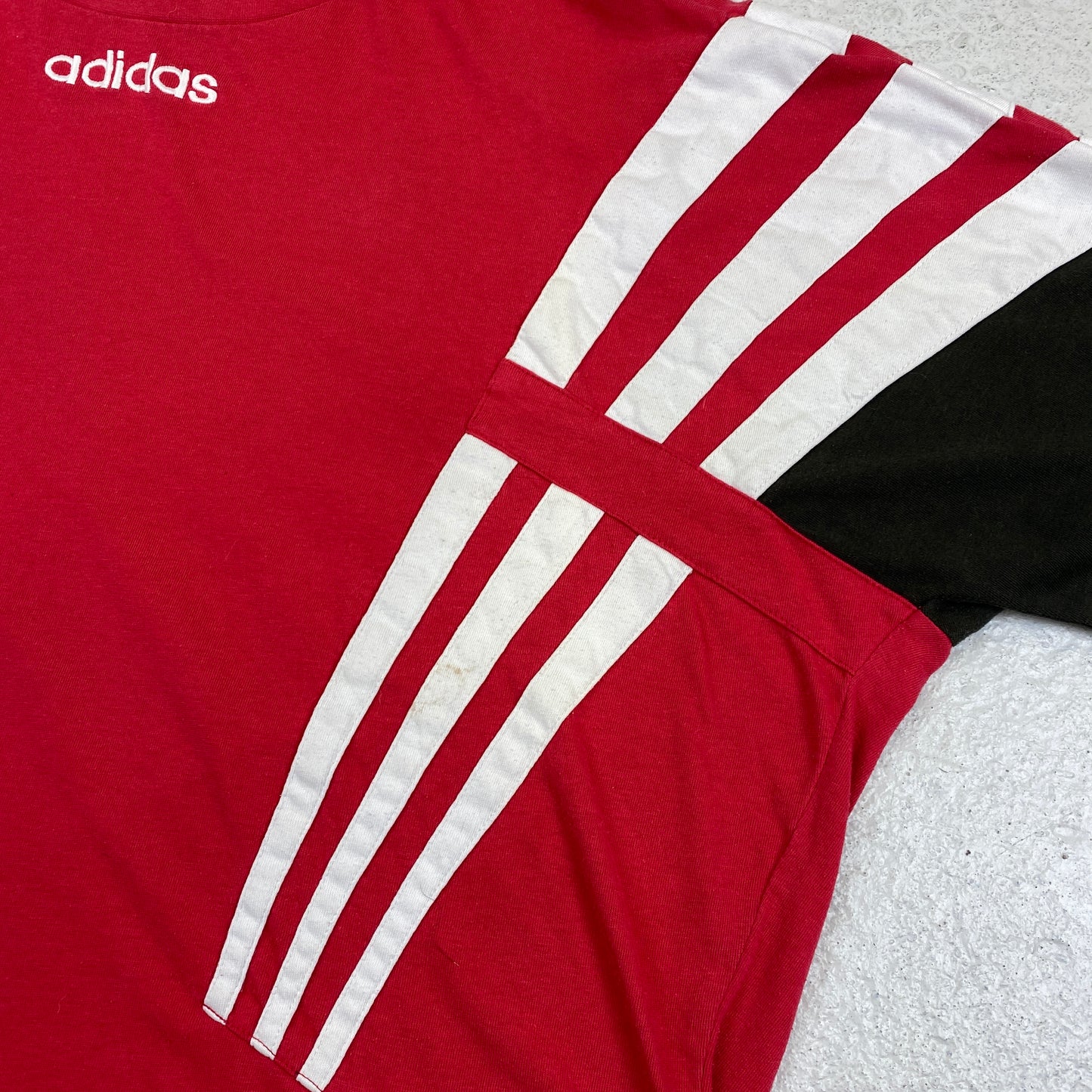 Adidas RARE heavyweight embroidered t-shirt (L-XL)