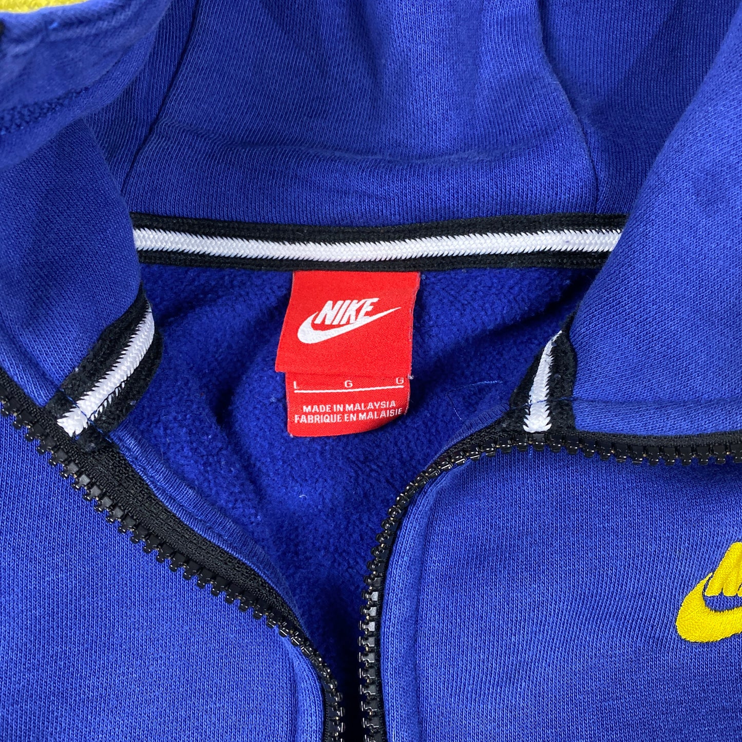 Nike embroidered yellow swoosh (L)