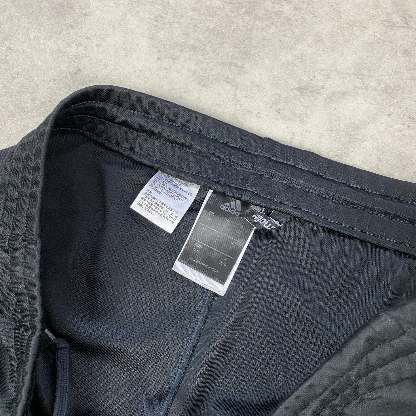 Adidas pants (L)