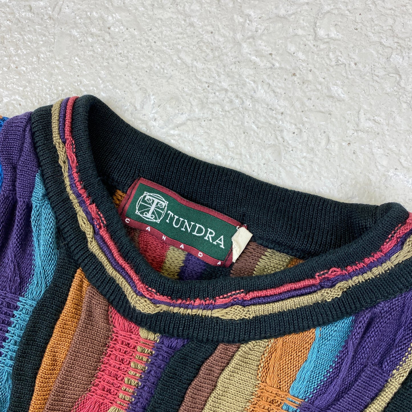 Tundra RARE heavyweight knit sweater (M-L)