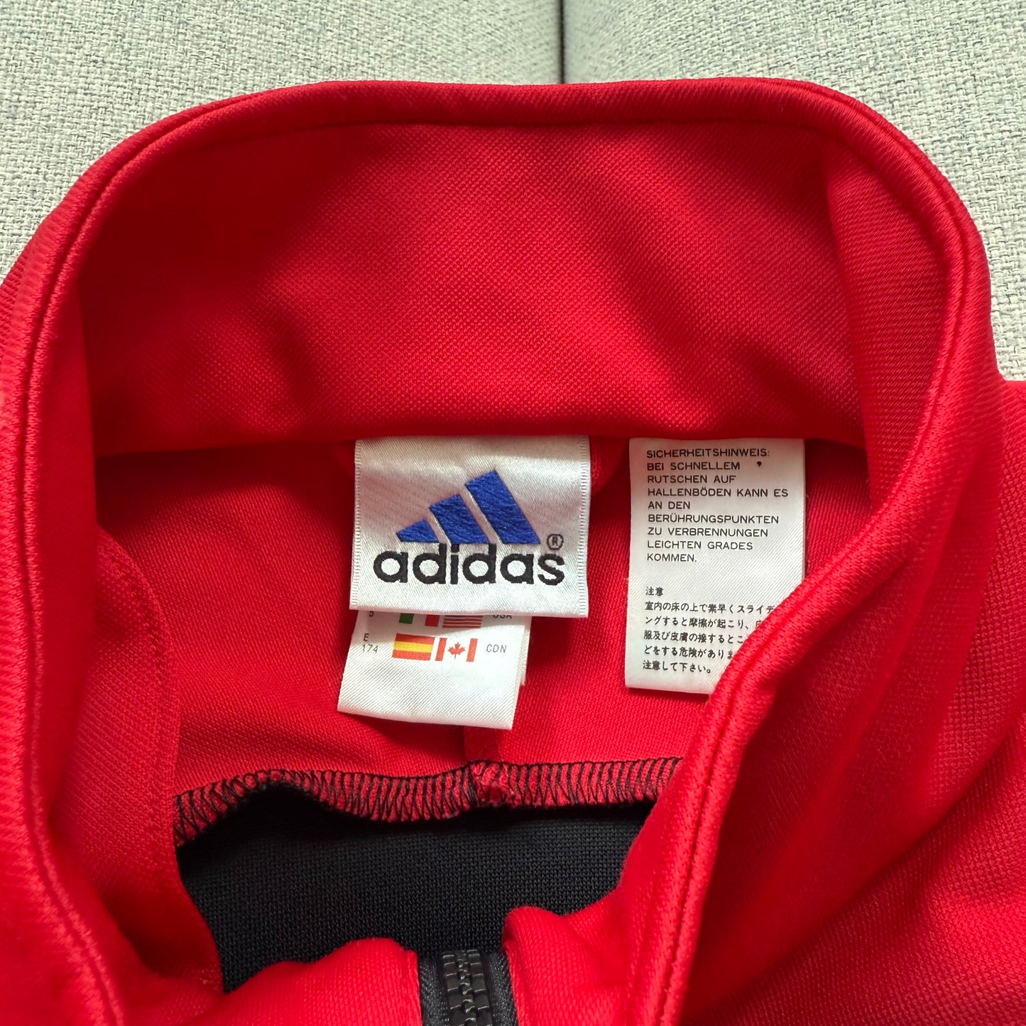 Adidas jacket (M)