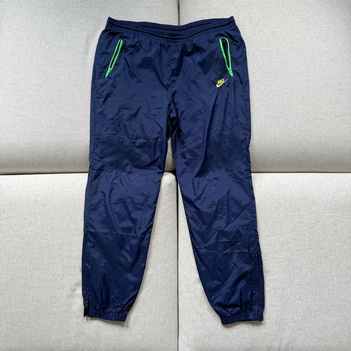 Nike track pants (L)