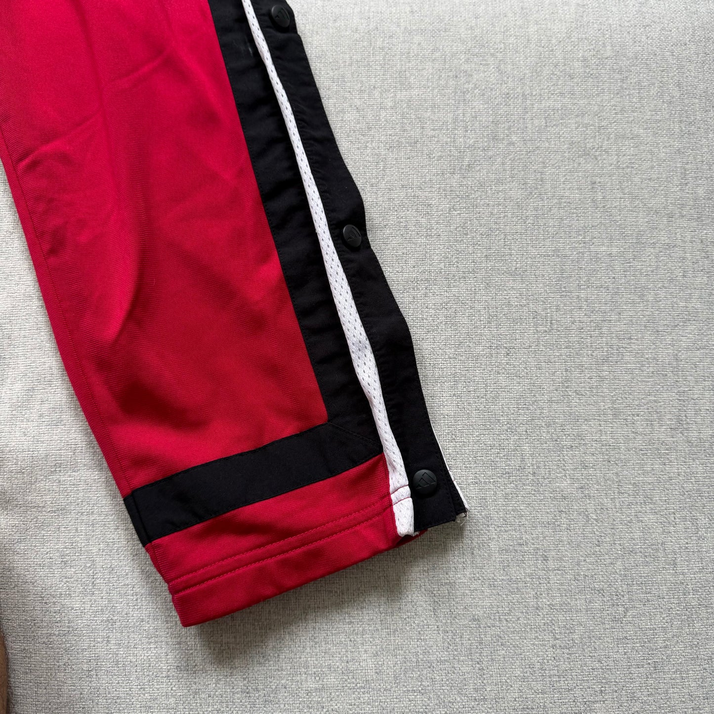 Adidas pants (M)