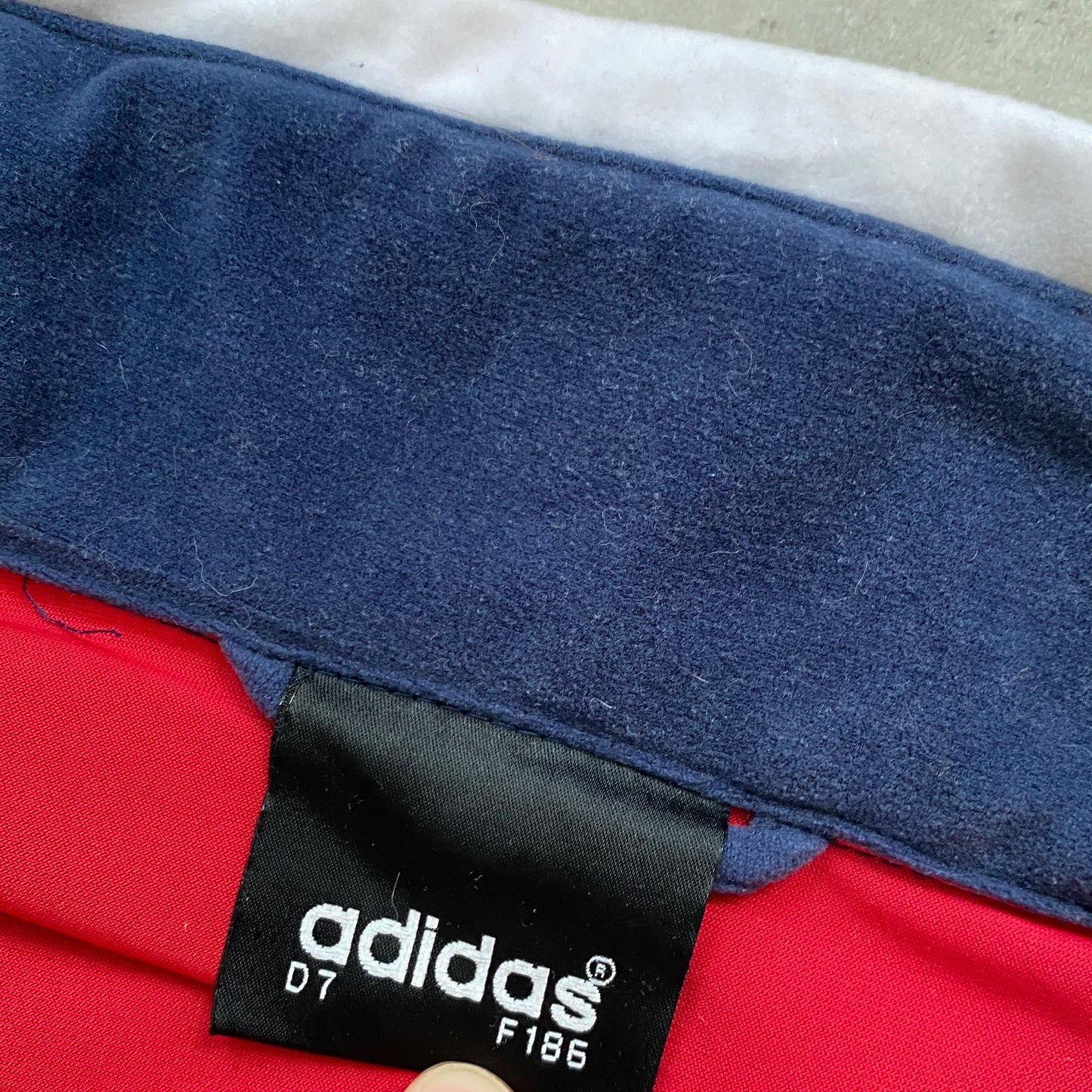 Adidas RARE zip sweater (L-XL)