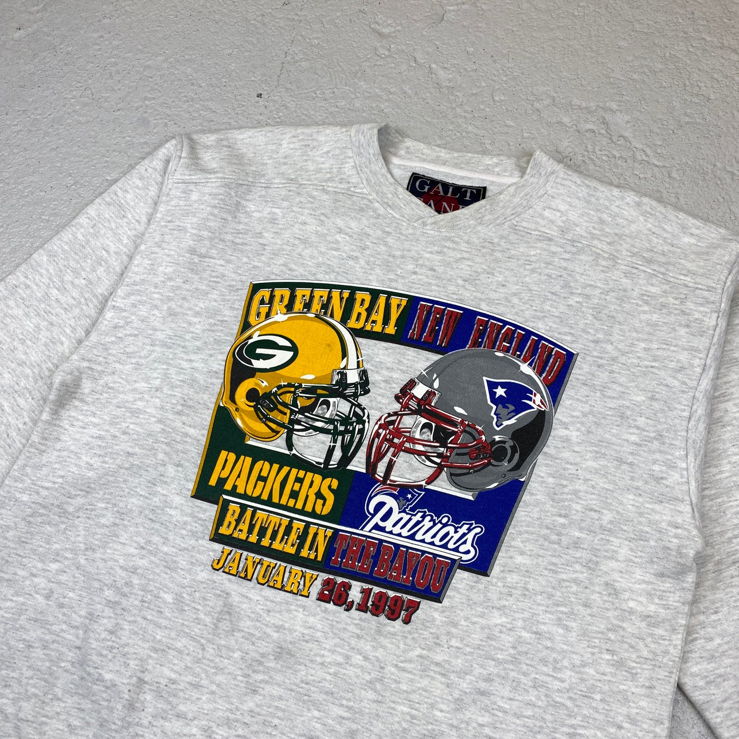 Packers vs. New England RARE 1997 heavyweight sweater (XL)
