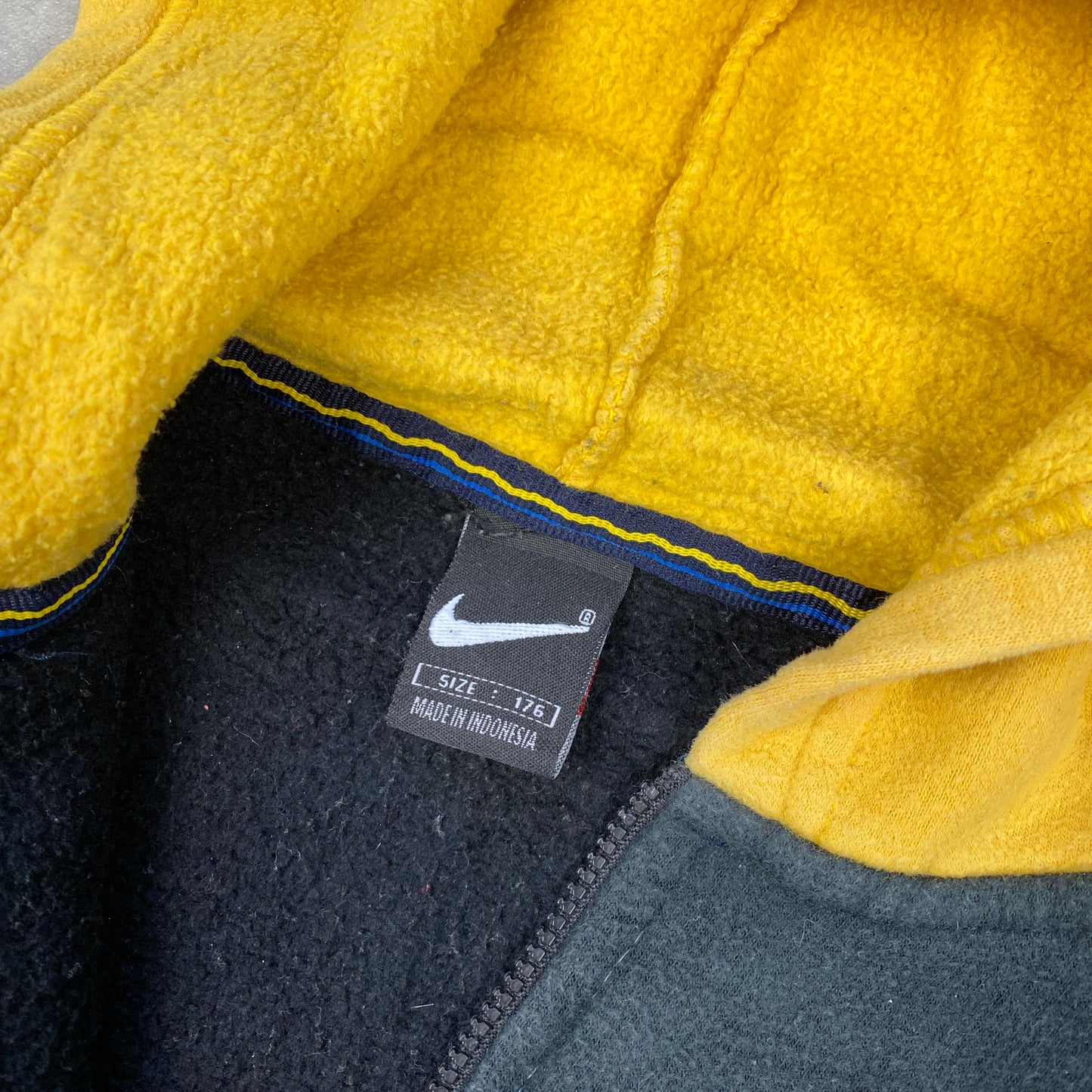 Nike RARE zip hoodie (XS-S)
