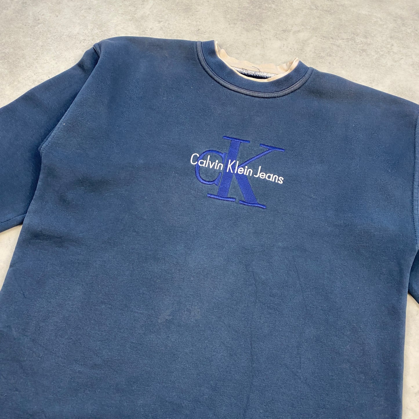 Calvin Klein RARE sweater (S)