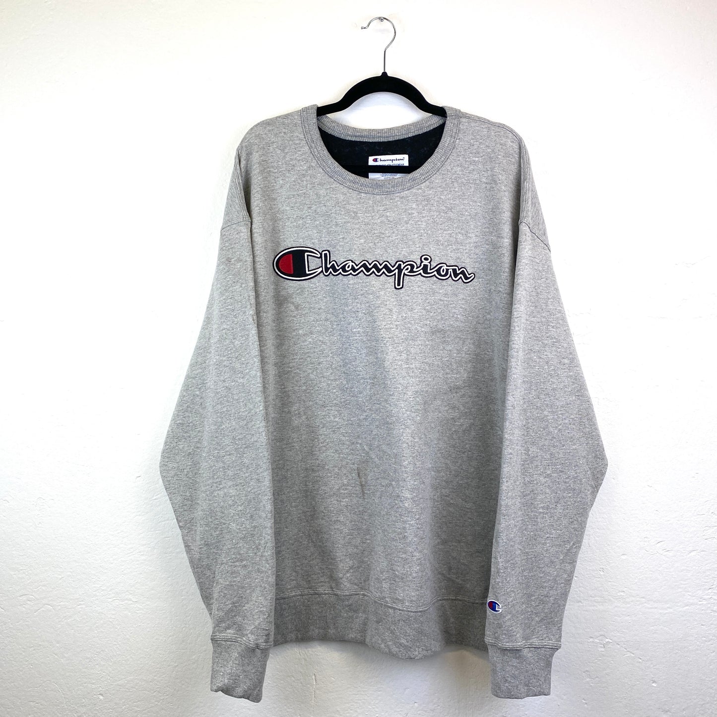 Champion embroidered sweater (XL-XXL)