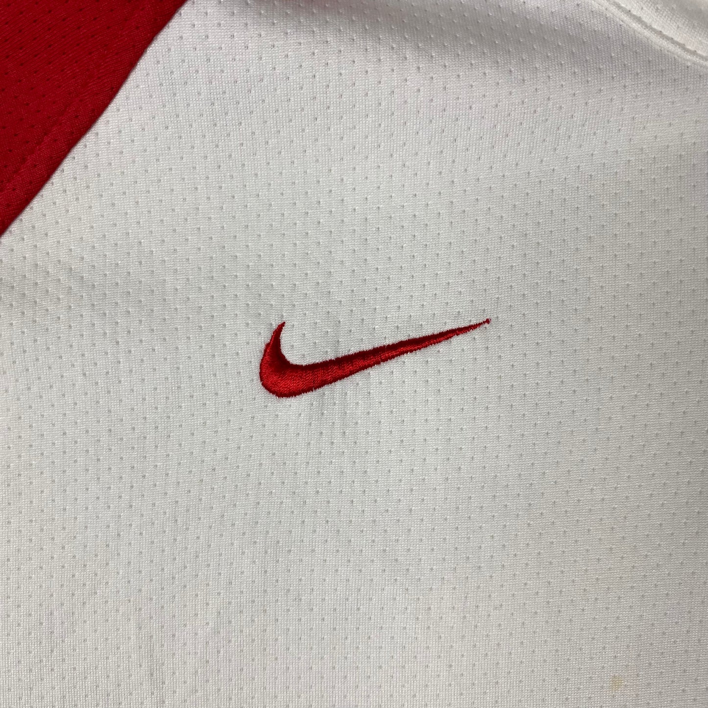 Nike 1/4 zip embroidered swoosh shirt (L)