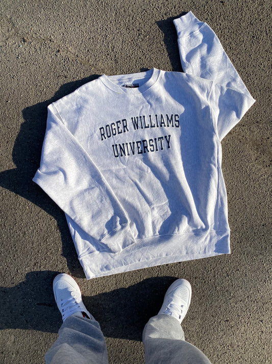 Champion Roger Williams University sweater (XL)