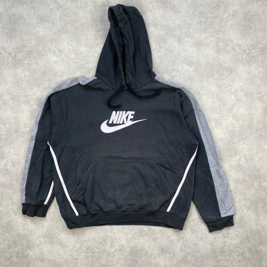 Nike heavyweight hoodie (M-L)