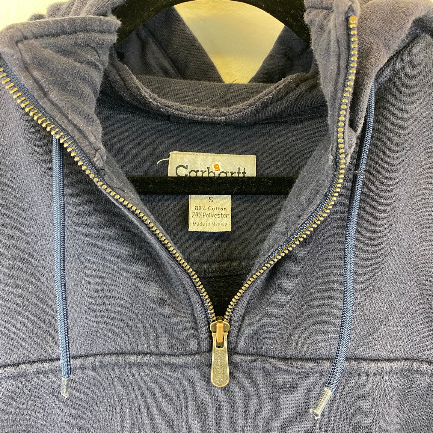 Carhartt heavyweight 1/4 zip hoodie (S-M)
