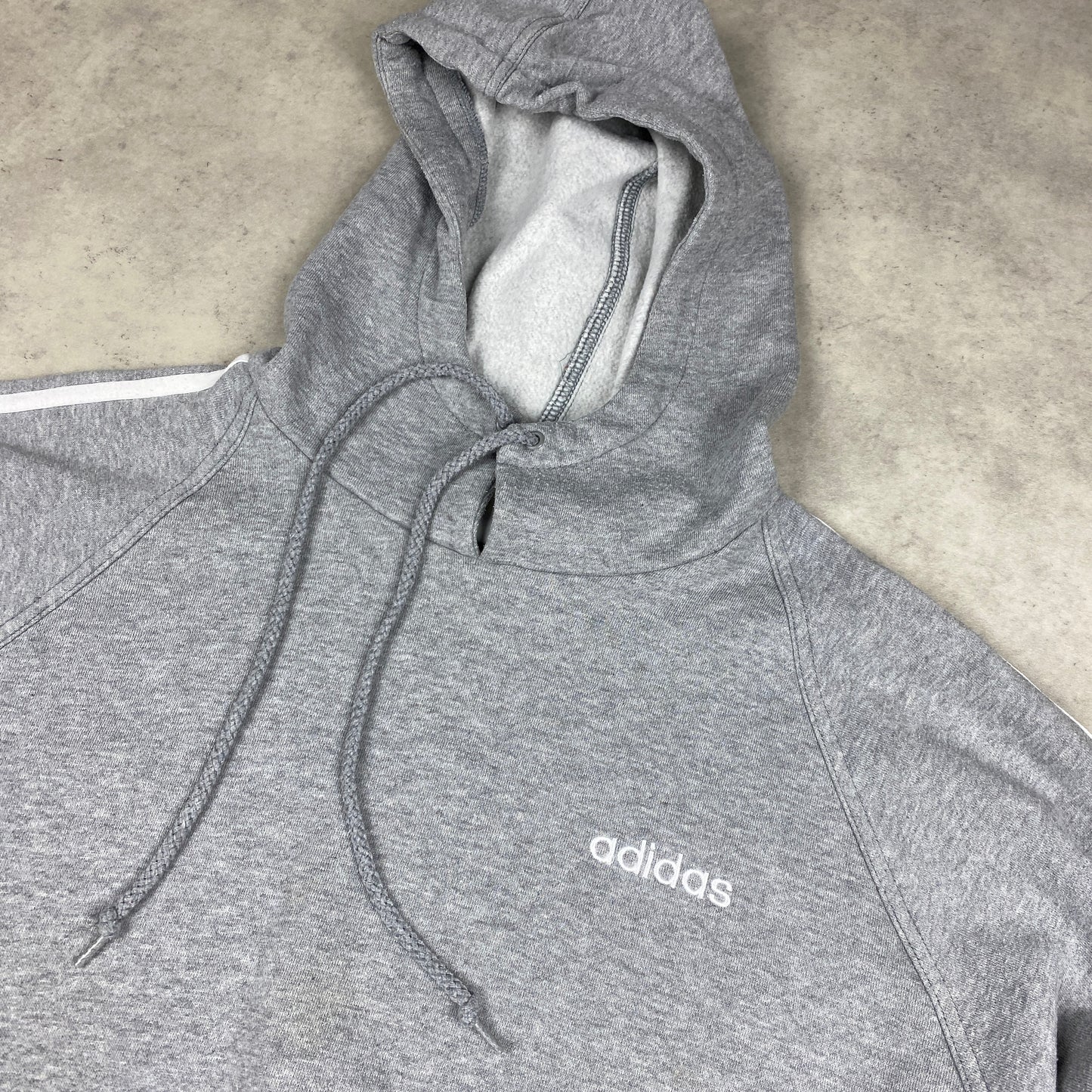 Adidas heavyweight hoodie (L)