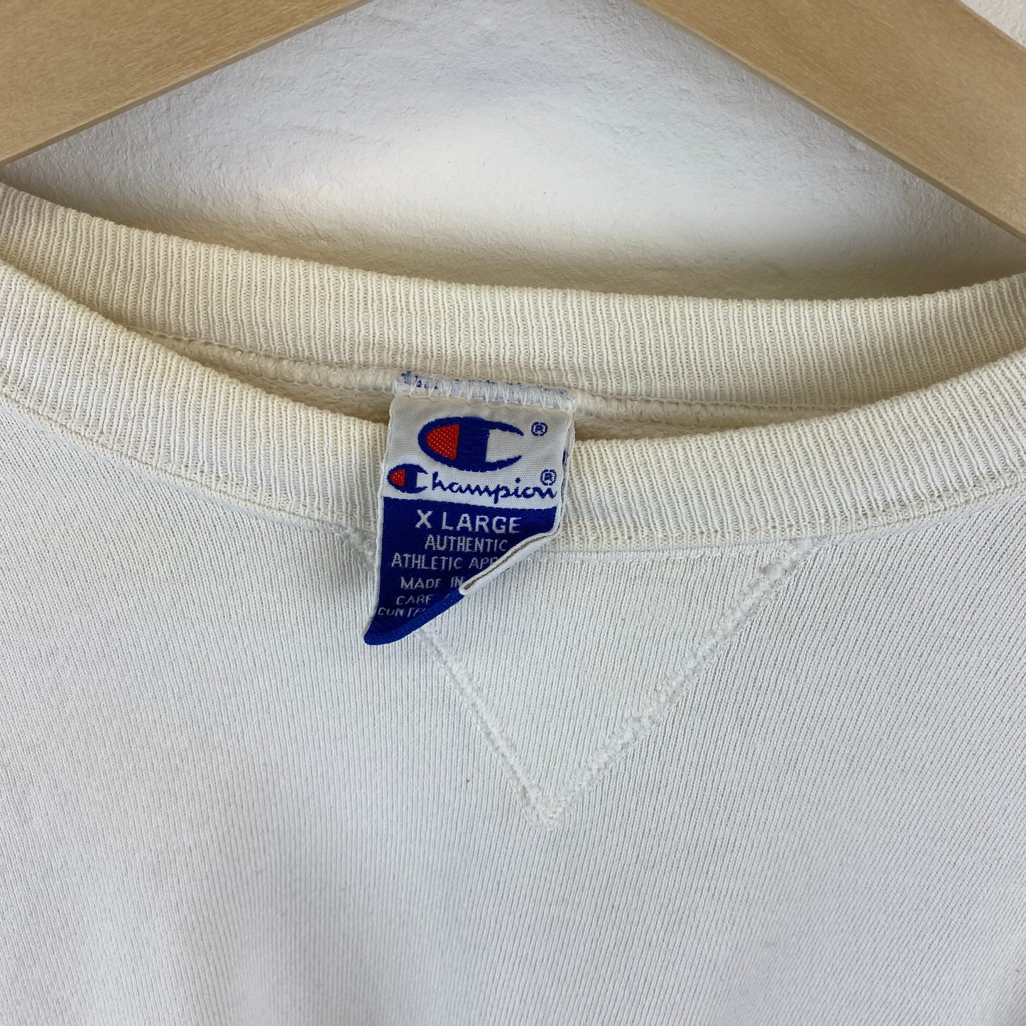 Champion embroidered heavyweight sweater (M-L)
