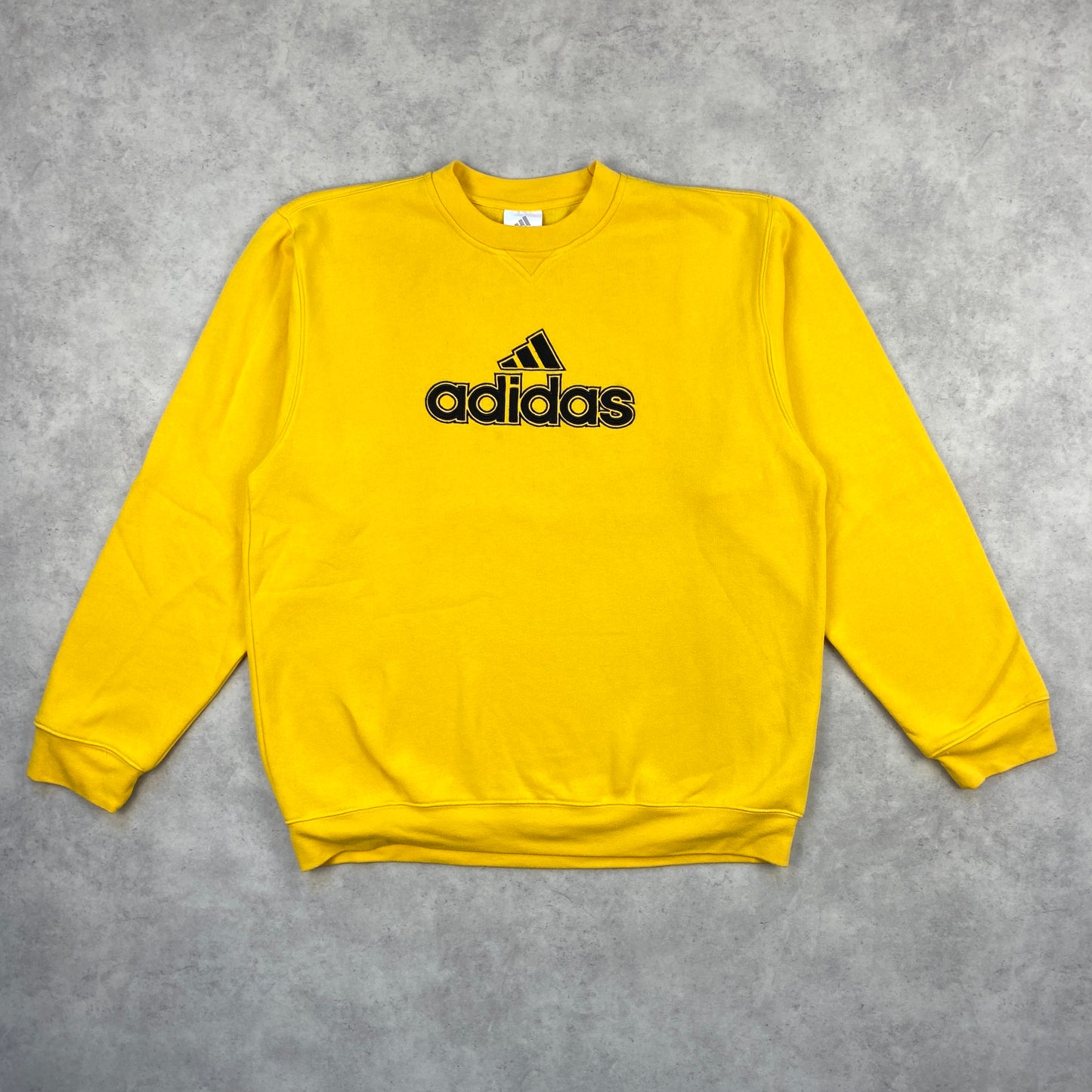 Adidas sweater (L-XL)