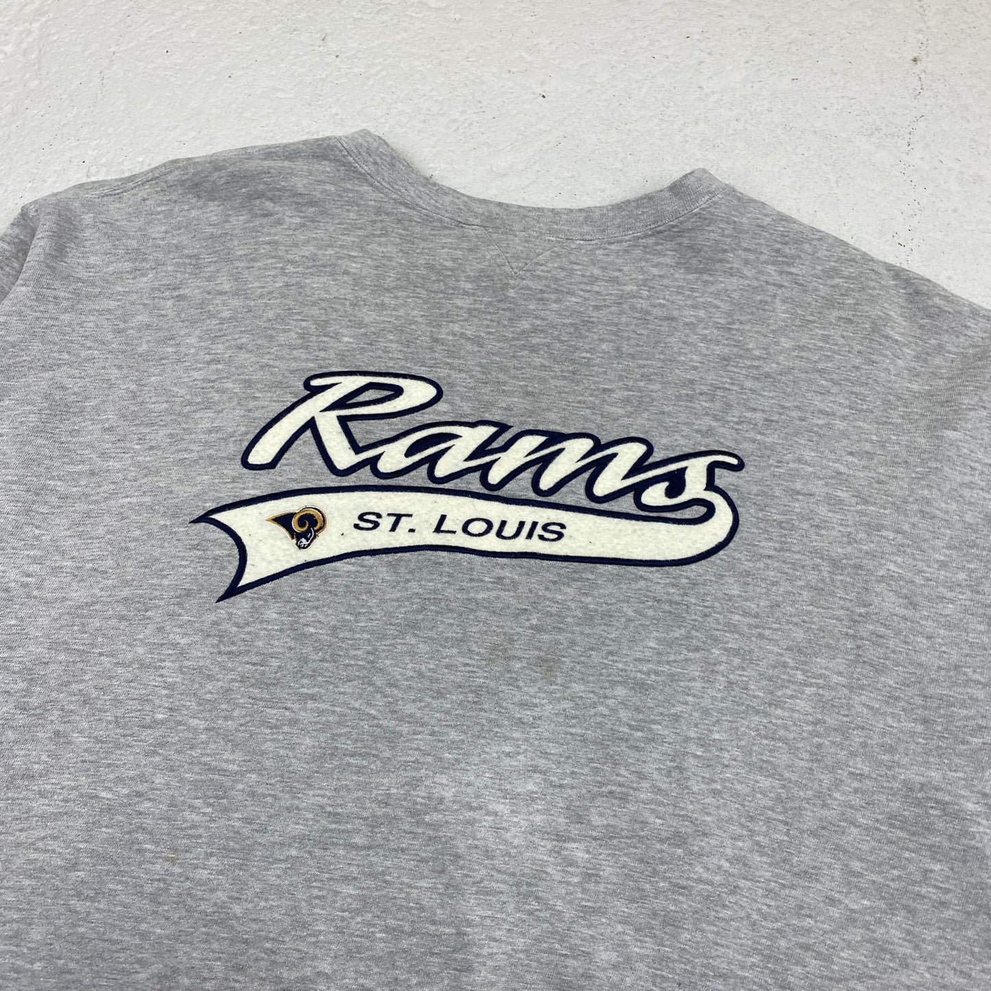 Rams embroidered sweater (L-XL)