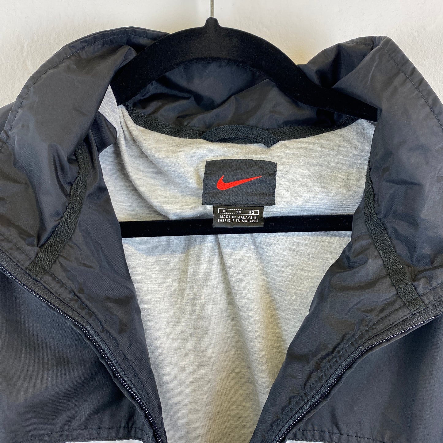 Nike black tag track jacket (XL-XXL)