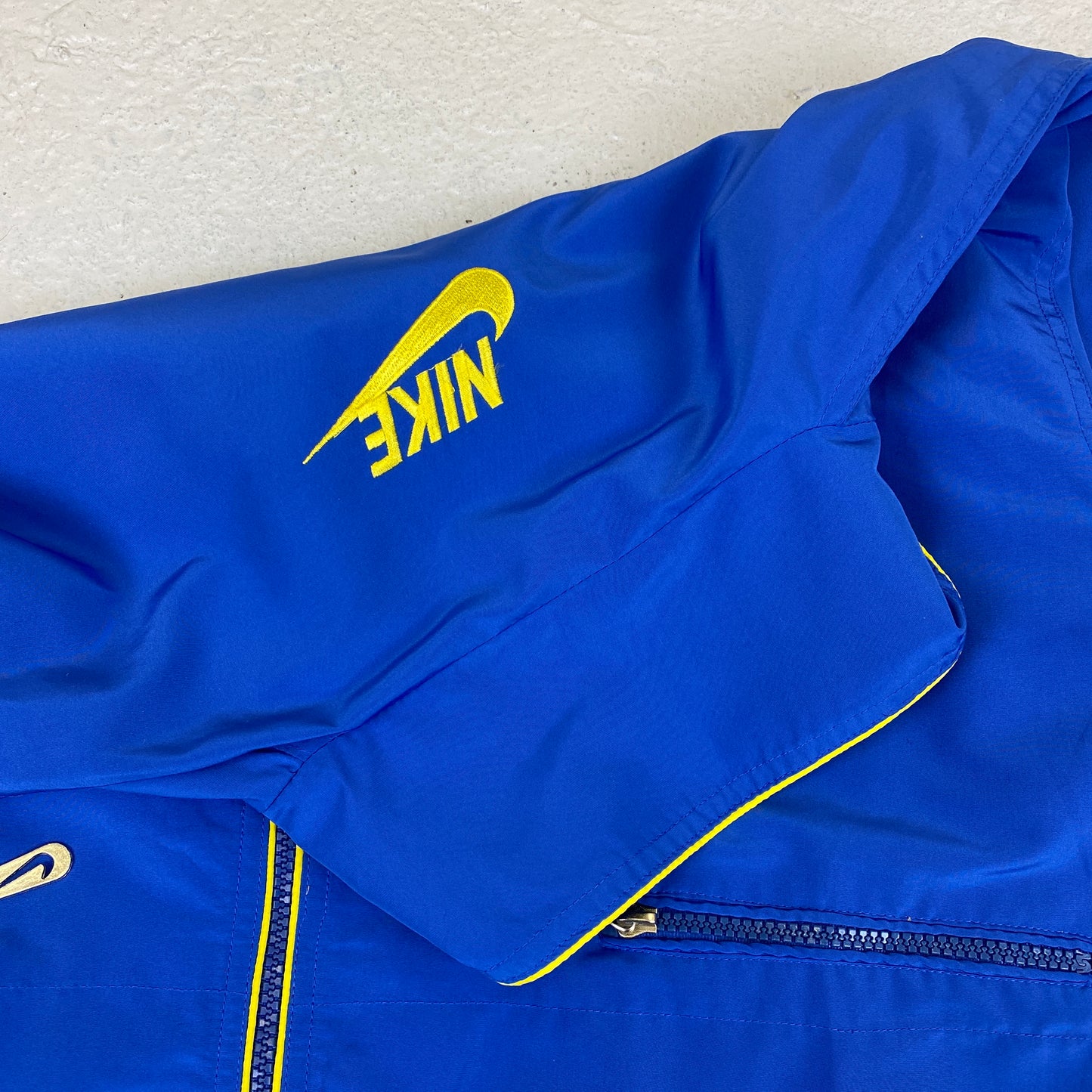 Nike RARE embroidered tracksuit (M-L)