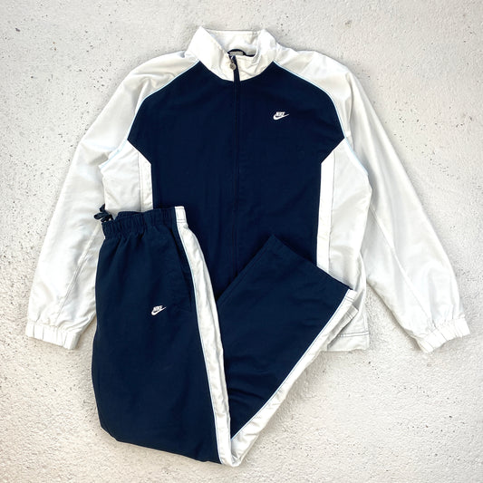 Nike RARE tracksuit (L)