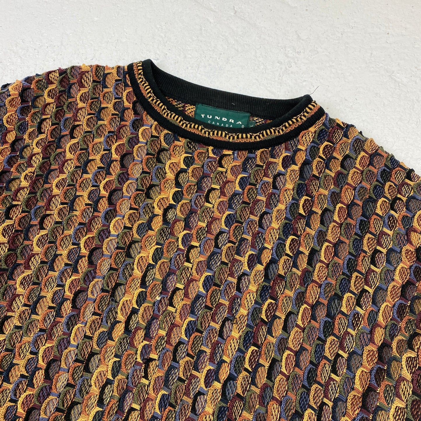 Tundra RARE knit sweater (L)