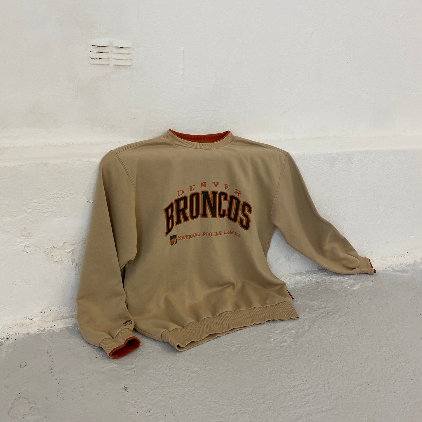 Denver Broncos RARE heavyweight sweater (L)